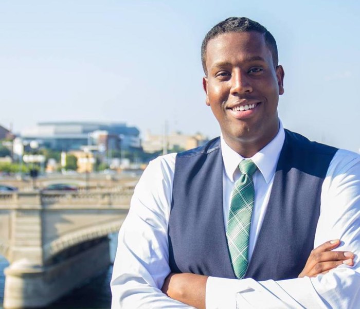 Meet the Somali-born refugee hired by Bernie Sanders as Iowa political coordinator